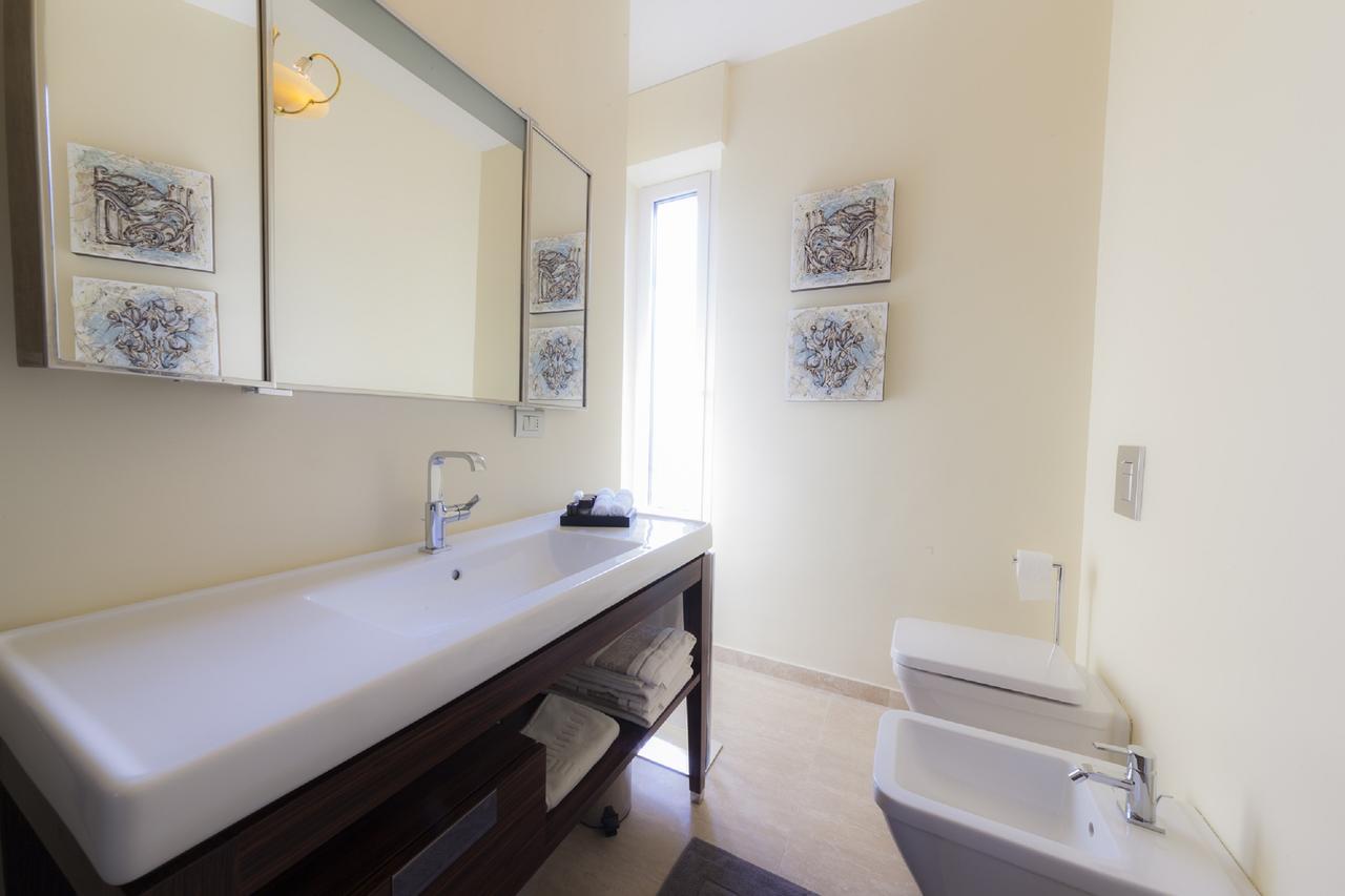 Bronzino House Bed & Breakfast Milan Bagian luar foto