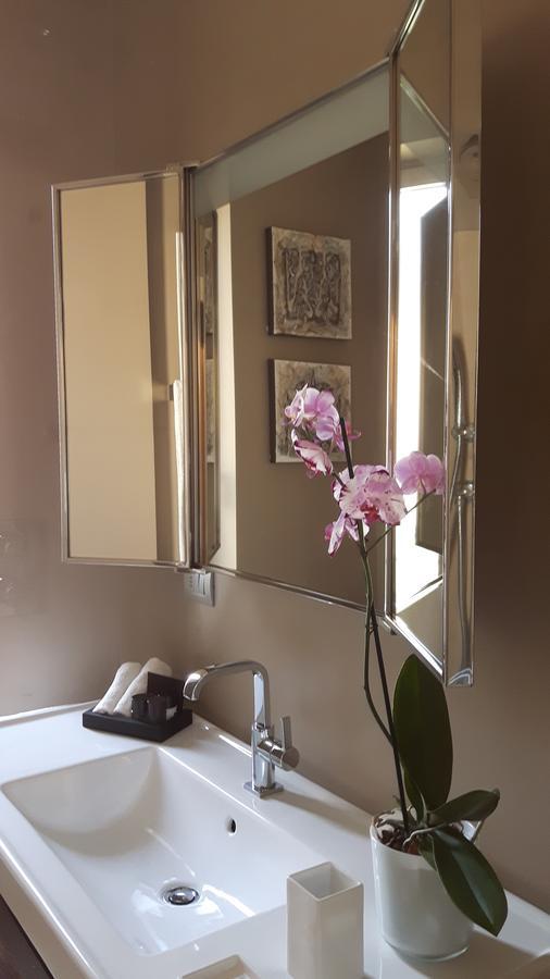 Bronzino House Bed & Breakfast Milan Bagian luar foto