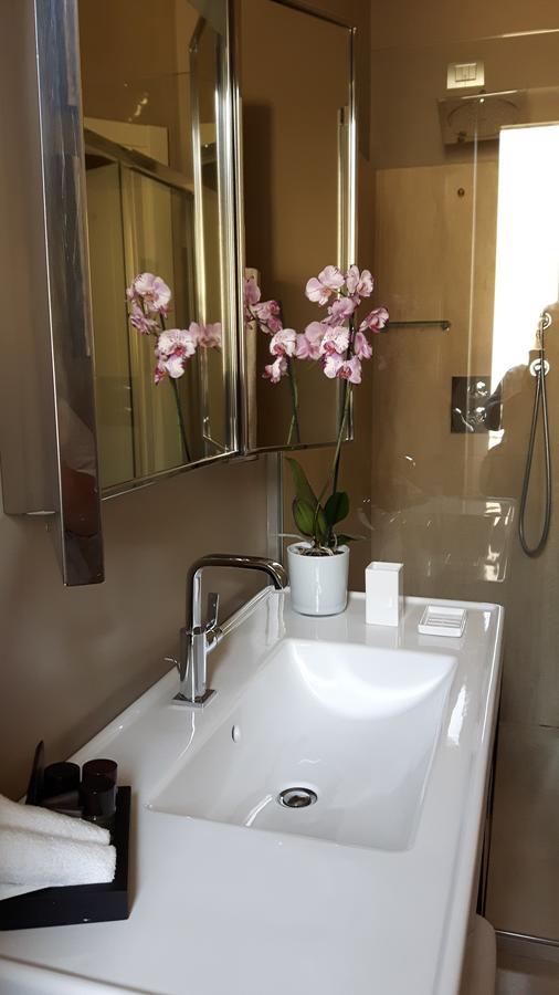 Bronzino House Bed & Breakfast Milan Bagian luar foto